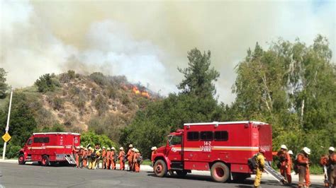 Calgrove Fire Burns 350 Acres In Santa Clarita Evacuations Lifted