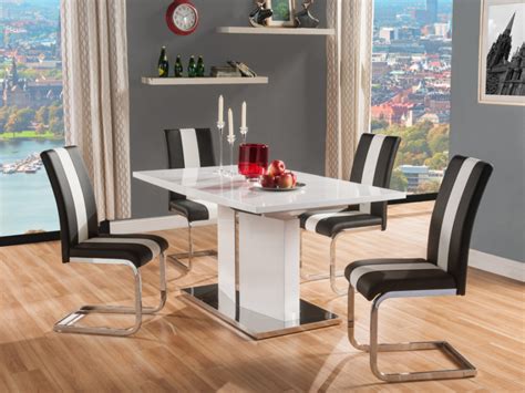 La livraison comprend 1 table et 4 chaises. Ensemble Table Chaises | Vente-Unique