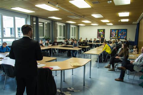 Hatten im dezember beim sportlichen weihnachtskalender der cbs unter allen. CBS - Schule im Börsenfieber