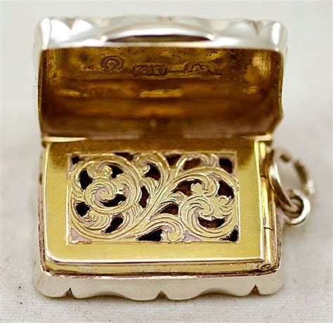 Ca 1864 George Unite Sterling Silver Vinaigrette Scent Box With Original Screen Sterling