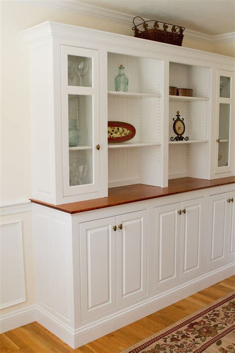 10 Dining Room Small Cabinet