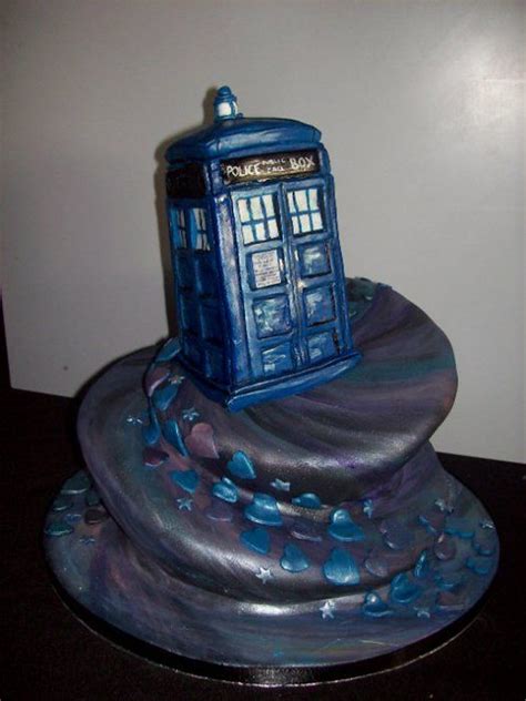 Tardis Dr Who Wedding Cake Wedding Cake With A Differenc Flickr