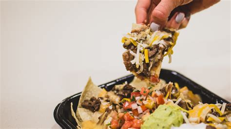 It is for the true carnivore who wants something nearly raw but gets it cooked as little as possible. Taco Bell Just Announced A Steakhouse Burrito And Nachos ...