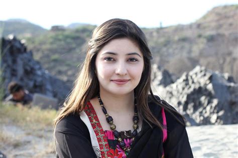gul panra is beautiful girl she is very good pashto cd drama singer pictures gallrey ~ welcome