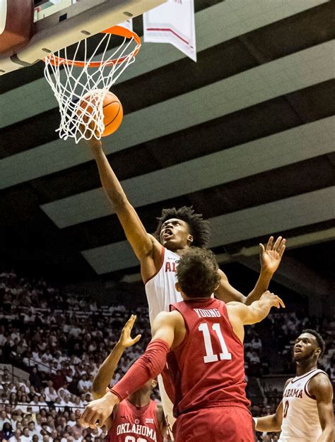Knicks game and capped his performance with a bow. Breaking Down Trae Young vs. Collin Sexton: Saturday's ...