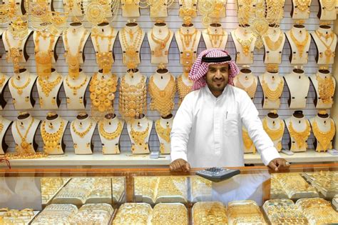 Dubai Deira Gold Souk Market Living Nomads Travel Tips Guides News Information