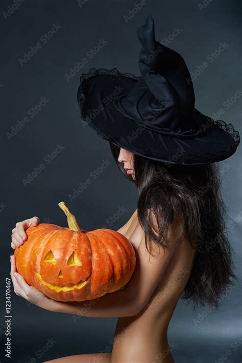 Halloween Sexy Witch Girl With Pumpkin Stock Foto Adobe Stock