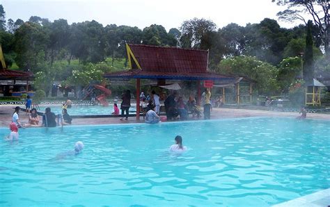 Nomor halo bca yang dimaksud yaitu 1500888. 13 Kolam Renang Air Panas Di Bandung Yang Populer | Wisata ...