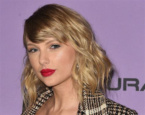 Taylor Swift S New Vinyl Album Is Missing Something Taylor Swift Music Deadline Afpkudos