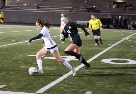 Camas Soccer Plays With Intensity To Open State Playoffs The Columbian