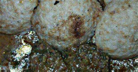 Rundunar 'yan sandan jihar jigawa a arewacin najeriya ta ce tana tsare da wata amarya wadda ta watsa wa uwargidanta tare da danta dan wata 10 tafasasshiyar miyar kubewa a jikinsu. Wainar shinkafa da miyar taushe Recipe by Rahma kabir ...