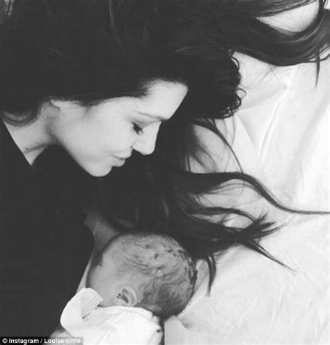 Louise Cliffe Defends Her Breastfeeding Instagram Snaps Daily Mail Online