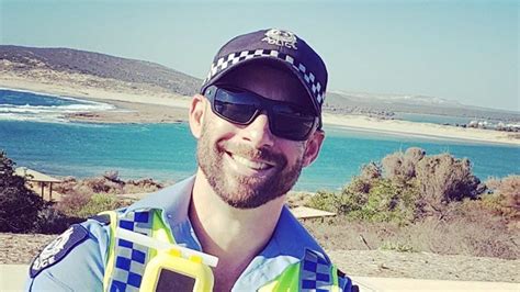 Cop Dubbed ‘officer Hottie Goes Viral After Posting Picture Reminding