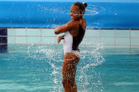 El nado sincronizado se inicia en la republica dominicana en el año 1976, cuando una chica cubana forma un grupo de. CANARIAS SINCRO: COLOMBIA, PLATA EN NADO SINCRONIZADO EN ...