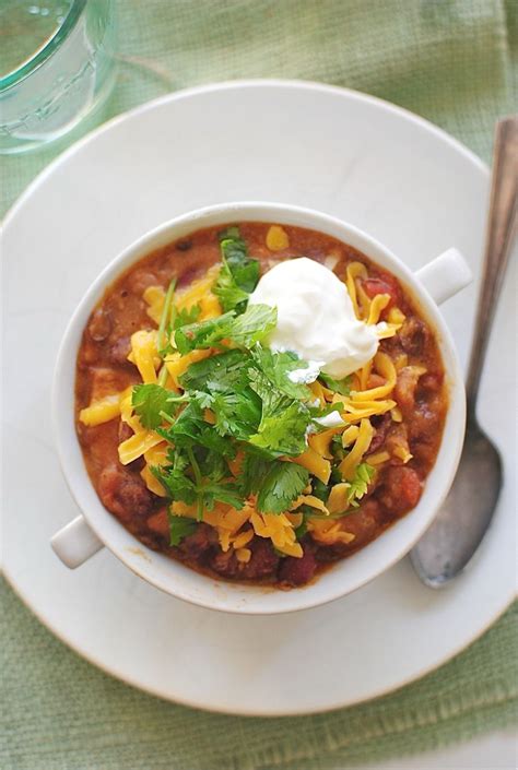 Add one 14 oz can chicken broth, 1 tablespoon cumin, 2 teaspoon paprika, 2 teaspoon chili powder, 3 garlic cloves minced, ½ teaspoon salt, ½ teaspoon pepper. Chipotle Chicken Chili + a Pioneer Woman Cookbook Giveaway ...