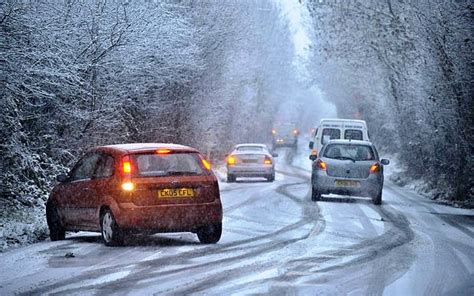 How To Keep Safe When Driving In The Snow And Ice This Winter