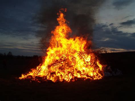 Valborg ancient horrors 3:31 0 ×. Om tiden vill ifatt...: Fira Valborg i Göteborg