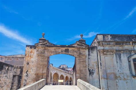 A Guide To Visiting The Castillo De San Cristobal