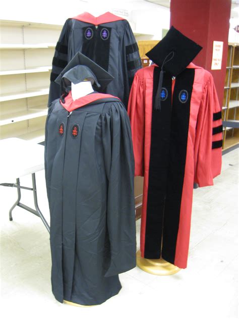 For most master's and doctoral programs, the basic requirement is a bachelor's degree in the relevant field. Masters Degree Graduation Attire - hrzus