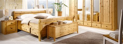 Ein bisschen stauraum schadet nie! Schlafzimmer Landhausstil Eva & Dora aus Massivholz ...