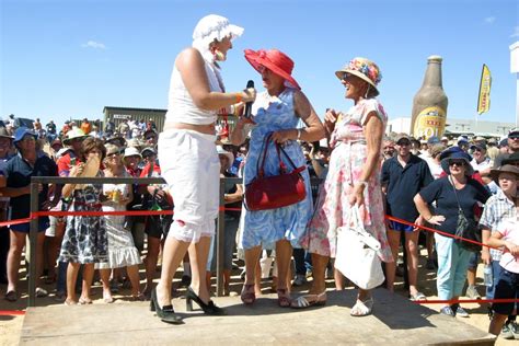 Diesel & dust…the birdsville races. The Longreach Leader weblog: The Birdsville races 2006