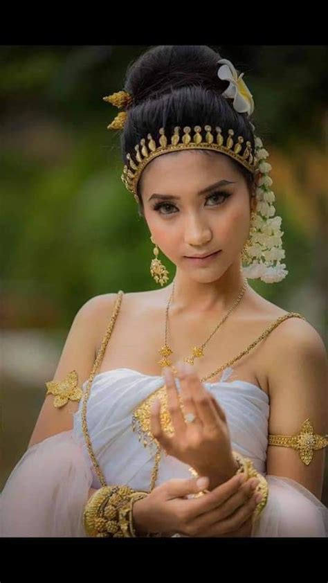 🇰🇭 Khmer Krom Women In Cambodia Ancient Costume 🇰🇭 Cambodia Traditional Dress 🇰🇭