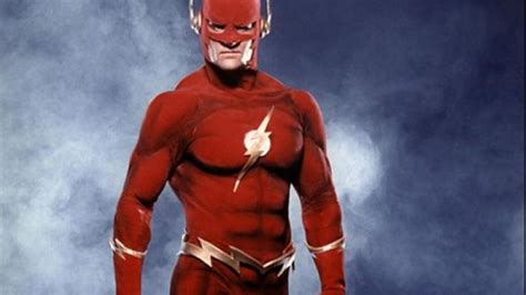 The Flash Classic Costume And Actor Coming To Elseworlds Arrowverse
