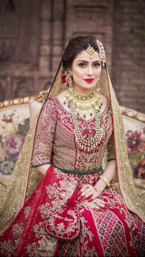 Pin By Zai Noor On Pakistani Divas Red Bridal Dress Pakistani