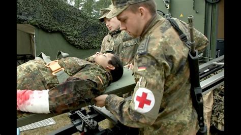 Mehr ortskräfte der bundeswehr kommen samt angehörigen nach deutschland. ILÜ 2014: Der Rettungsassistent - Bundeswehr - YouTube