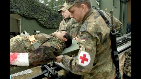 Bundeswehr institute for preventive medicine. ILÜ 2014: Der Rettungsassistent - Bundeswehr - YouTube