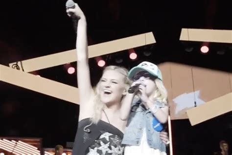 Kelsea Ballerini Singing With Young Fan Will Melt Your Heart