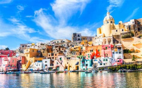 16 от най красивите цветни градове по света Обекти