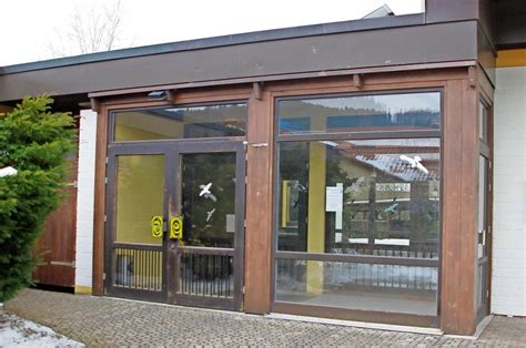 98 häuser zu verkaufen kreis kulmbach ab € 70.000 von privat, provisionsfrei* & makler sowie private kaufgesuche für „haus kaufen kreis kulmbach jetzt kaufgesuch erstellen und beim. Kulmbach: Haus der Jugend bekommt neue Fenster - Kulmbach ...