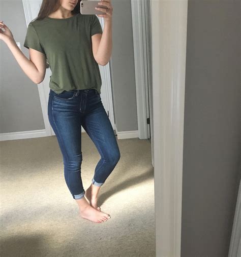 How Ocean Takes Her Mirror Selfies Denimjeansoutfit Skinny Jeans Outfit Summer Casual