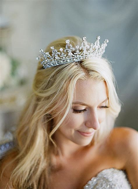 20 Bridal Crowns And Tiaras That Are So Unique And Absolutely Stunning