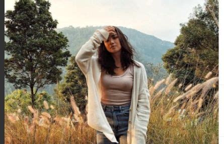 Biodata Dan Profil Angela Gilsha Pemeran Dewi Di Sinetron Dewi Rindu Lengkap Dari Akun Instagram