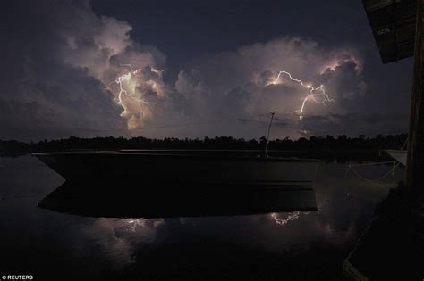 Venezuelan Lake Is Hit By Lightning Thousands Of Times An Hour
