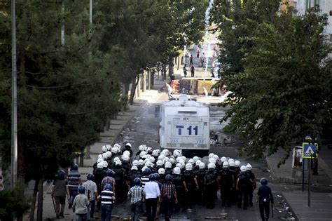 Riots In Turkey Kill 19 Over Failure To Aid Besieged Syrian Kurds
