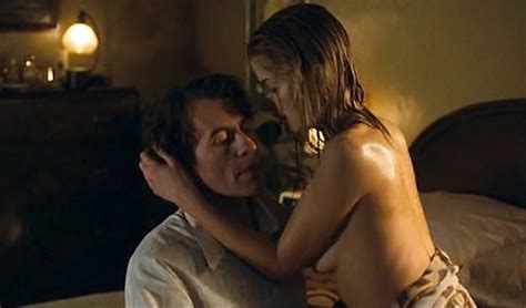 Rosamund Pike Nude Boobs In Fugitive Pieces Scandalplanetcom Xhamster