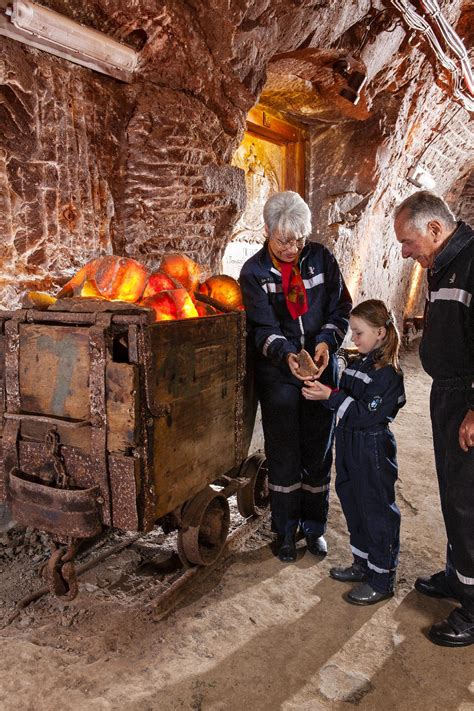 Lassen sie sich fesseln von der 2500 jährigen geschichte der salzgewinnung. SalzAlpenSteig Premiumpartner Salzbergwerk Berchtesgaden ...