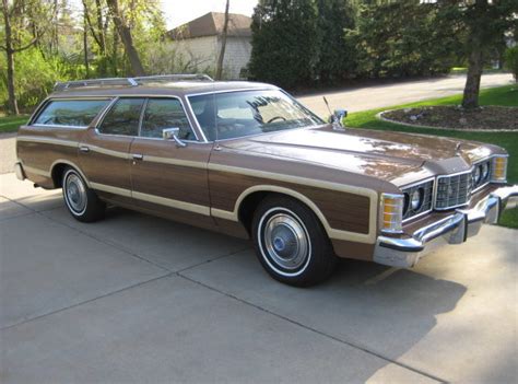 Runs strong and shifts smooth. 1973 Ford Country Squire Station Wagon | F19 | St. Paul 2010