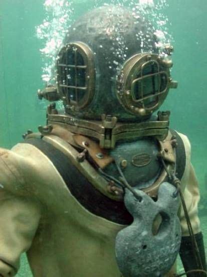 Full Old Fashioned Diving Suit Diving Diving Suit Diver Art