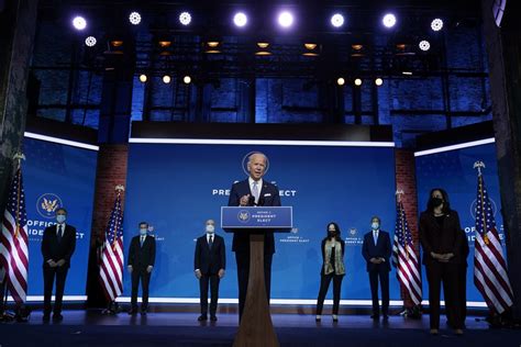Standing up for the constitution and donny trump! Das Kabinett des neuen US-Präsidenten Joe Biden: Jung ...