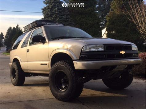 2005 Chevrolet Blazer With 15x8 19 American Racing Ar23 And 31105r15