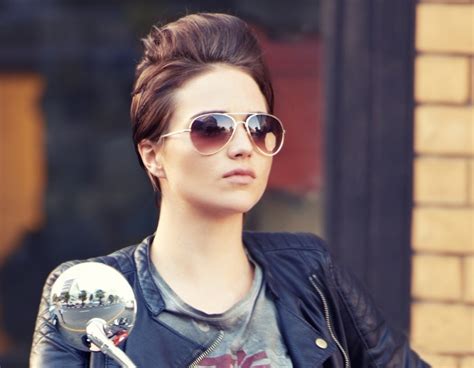 18 Rocking Hairstyles For Female Bikers In 2024 Hairstylecamp