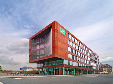 Die psd bankengruppe ist die älteste direktbankengruppe deutschlands und besteht heute aus 14 selbstständig agierenden genossenschaftsbanken. Wenn sich die Marke im Gebäude widerspiegelt - M.O.O.CON ...