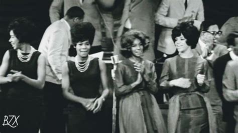 the supremes mary wilson and florence ballard at the apollo theater in june 4 1963 diana