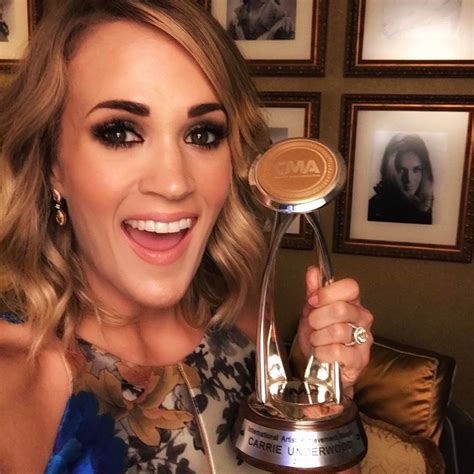 carrie underwood bikini selfie amazing body celeblr