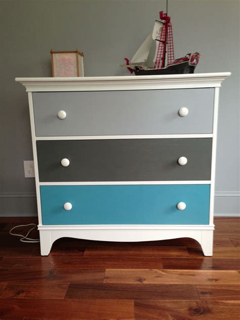 Small chest of drawers (la bodega antique shop). Pin by Claire Finney on Cash Room | Painted drawers, Boy ...