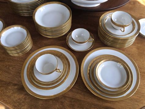 We have over 60,000 pieces of antique china and dinnerware including plates, bowls, cups and so much more! Limoges Superieur Gold Rimmed Dinnerware Set Tons of ...